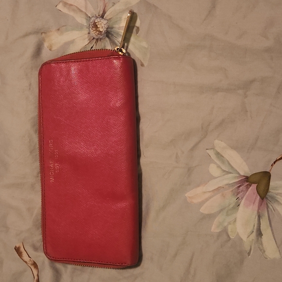 Pink Michael Kors Wallet - Picture 2 of 13